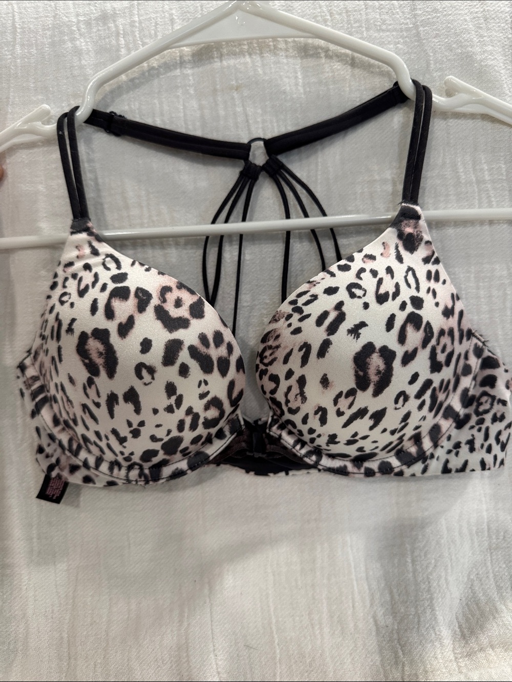 Victoria’s Secret Bombshell Bra Leopard Print Strappy Back size 32A